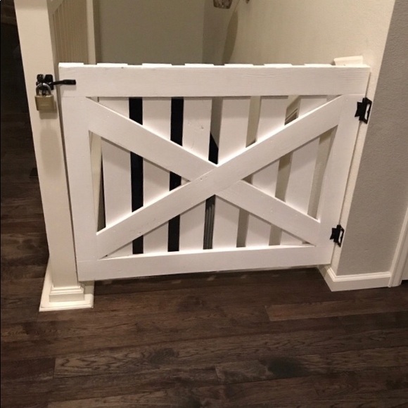 Handmade wood baby/pet gate - Picture 4 of 6